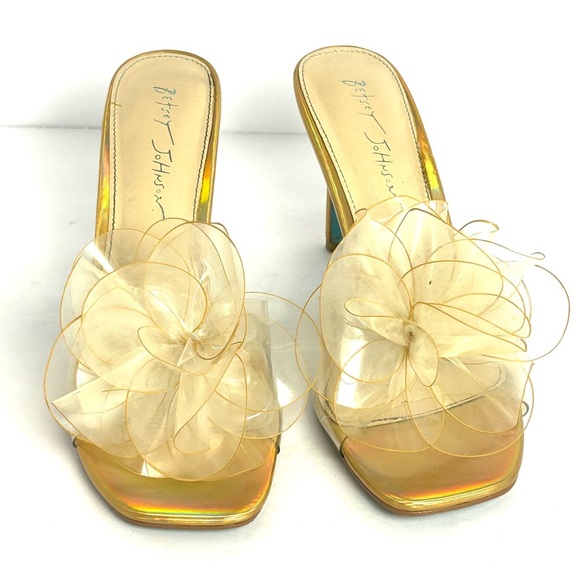 Blue by Betsey Johnson Dulce Lucite Heels Iridescent Gold Flower Petals Sz 8.5 M - Picture 2 of 13